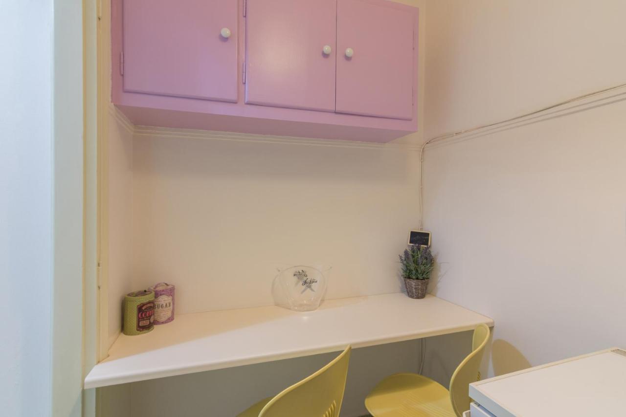 Spacious Apartment For Two People เอเธนส์ ภายนอก รูปภาพ